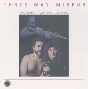 Hoes van Three-Way Mirror