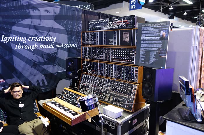 Moog and the first synthesizer pop