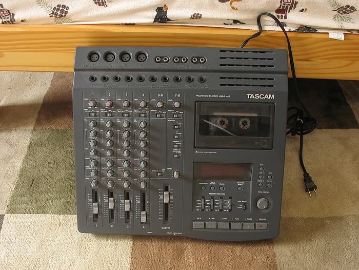 TASCAM Portastudio